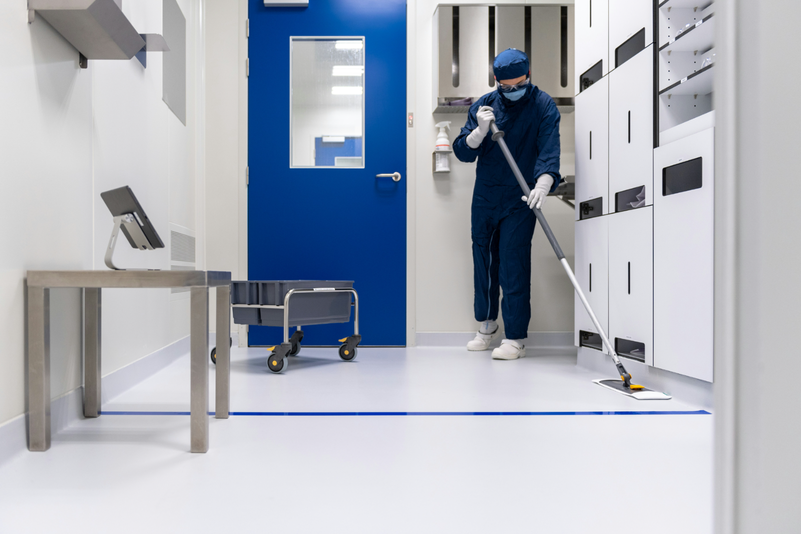 Commercial and corporate office cleaning by Facility Plus